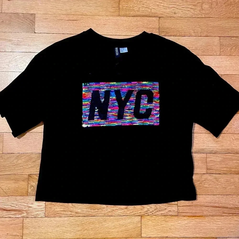 H&M Divided Oversized Crop NYC Tee W’s XS Reversible/Flip Sequins
